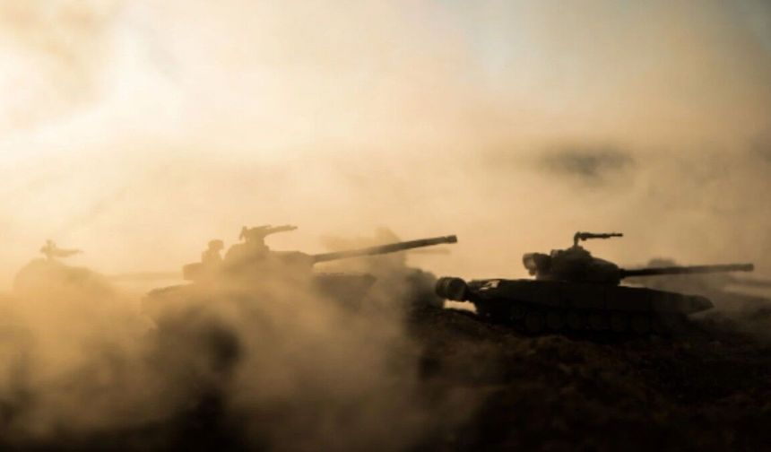 Tahran'daki Devlet Televizyonu binası vuruldu