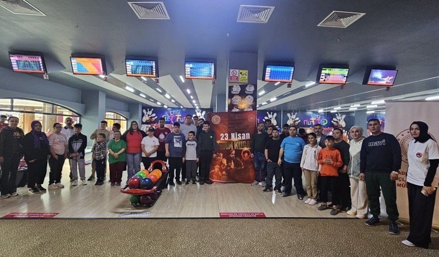 34 özel sporcu piste çıktı: Adıyaman'da Coşku dolu bowling turnuvası sona erdi