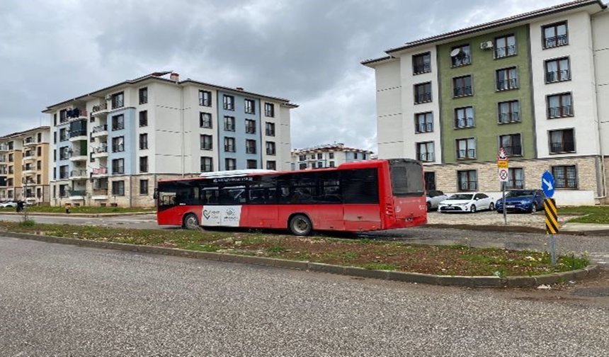 Adıyaman Örenli TOKİ Deprem Konutlarına Büyük Otobüsler Girmeye Başladı