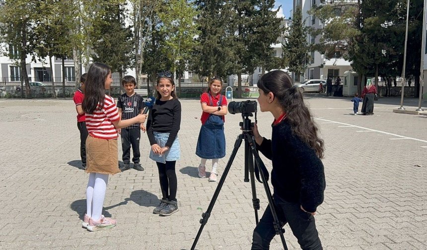 Adıyaman'da 23 Nisan etkinliklerinde öğrenciler gazeteci oldu - Videolu Haber
