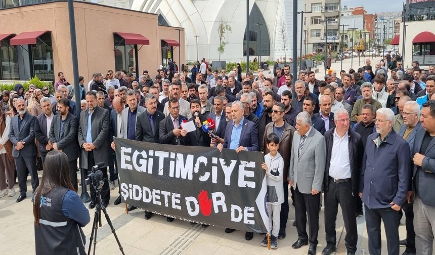 Adıyaman'da Eğitim-Bir-Sen ve Türk Eğitim-Sen’den Şiddete Karşı Ortak Açıklama