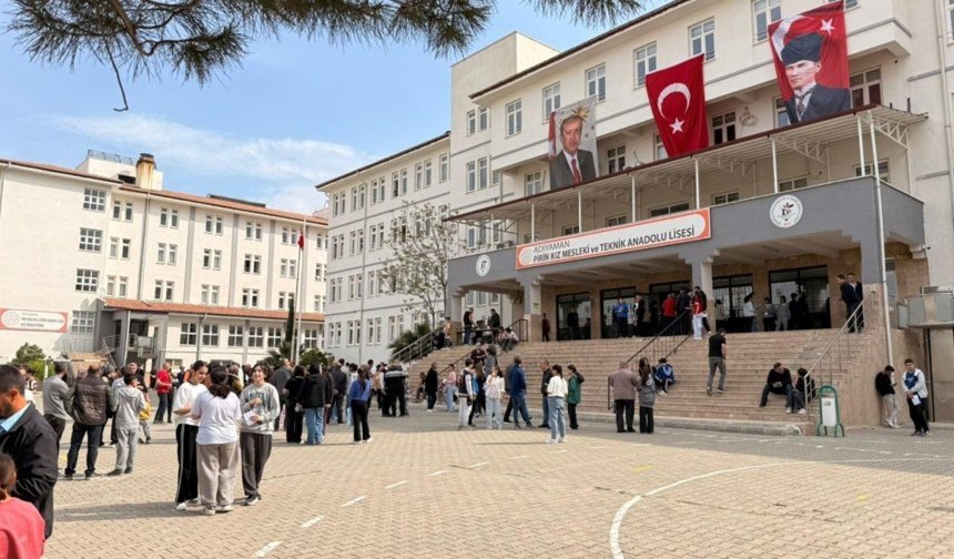 Adıyaman'da bursluluk sınavına yoğun katılım - Videolu Haber