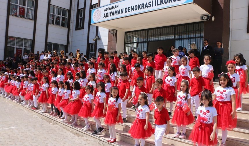 Adıyaman'da Demokrasi İlkokulu'nda 23 Nisan Coşkusu Yaşandı - Videolu Haber