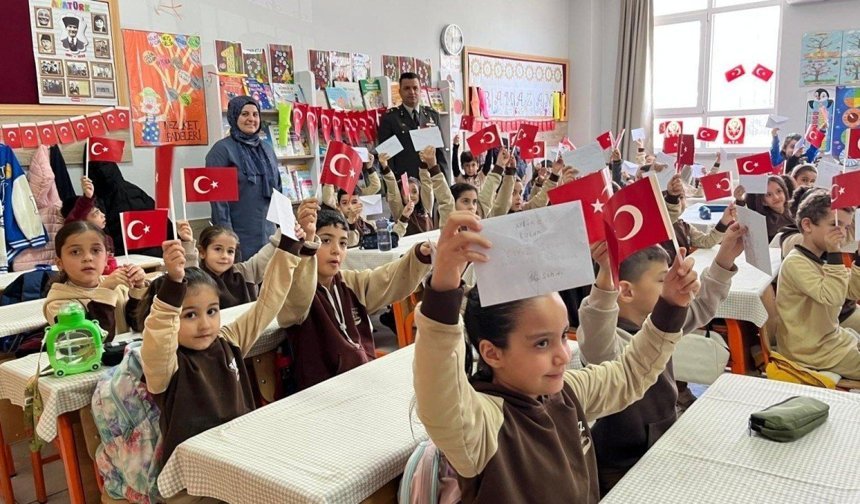 Adıyamanlı Miniklerden Mehmetçiğe Mektup