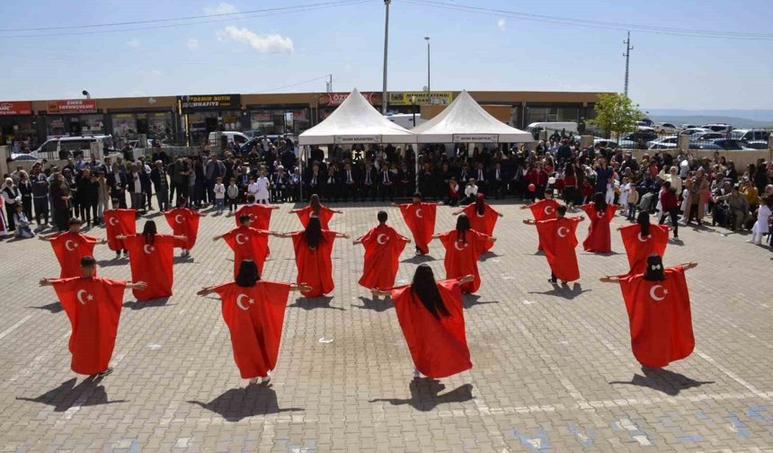 Besni'de 23 Nisan coşkusu