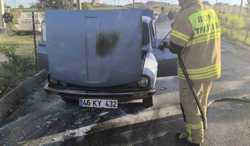 Besni'de otomobil alev aldı