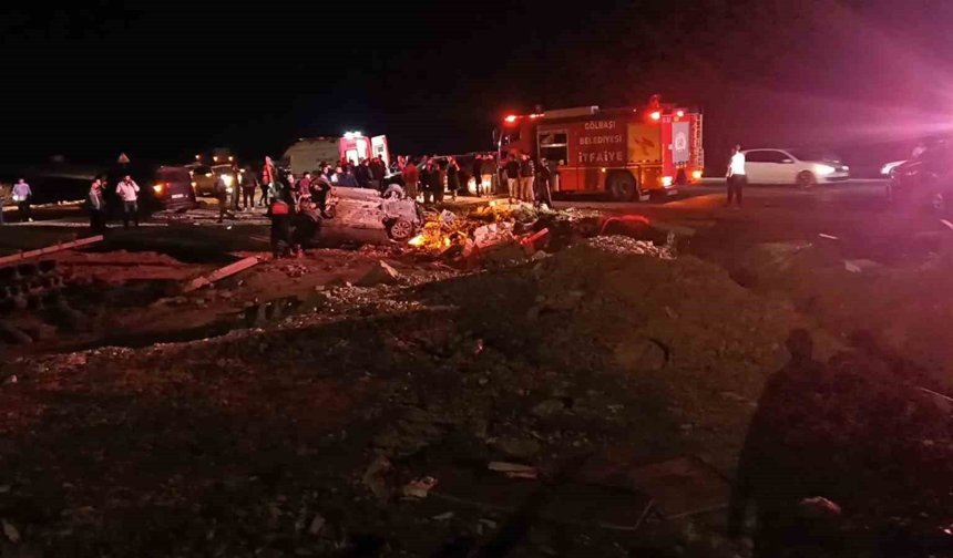 İki otomobil çarpıştı: 1'i ağır, 2 yaralı