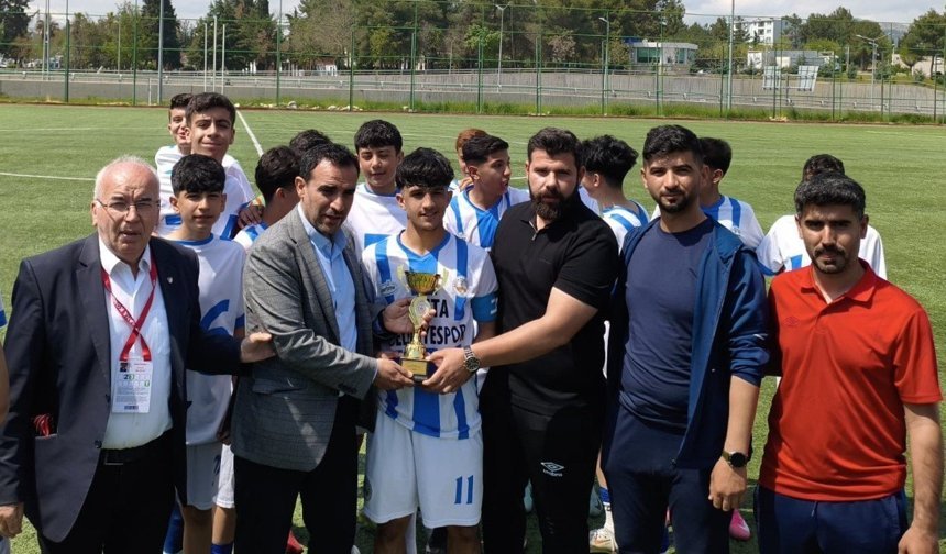 Kahta Belediyespor alt yapıda zirvede