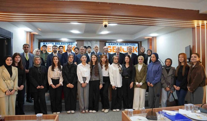 Kahta'da gençlik vizyonu masaya yatırıldı