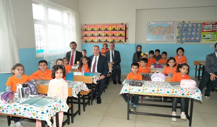 Müdür Ali Tosun, Sincikte öğretmen ve öğrencilerle bir araya geldi