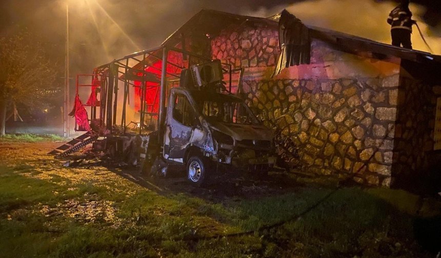 Akpınar Köyünde sağlık ocağına ait kanser tarama aracında yangın çıktı - Videolu Haber