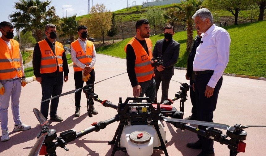 Başkan Hallaç: 'Haşerelere karşı kesintisiz ilaçlama çalışmalarımız sürüyor'