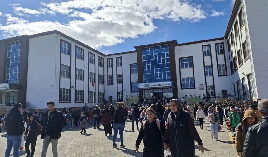 Denetimler sıklaştırılıyor: Türkiye genelinde okullara kamera ve turnike sistemi geliyor