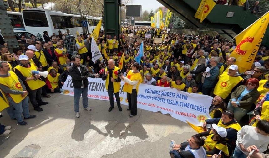 Eğitim-Sen Adıyaman Şubesi'nden MEB önünde nöbet eylemi