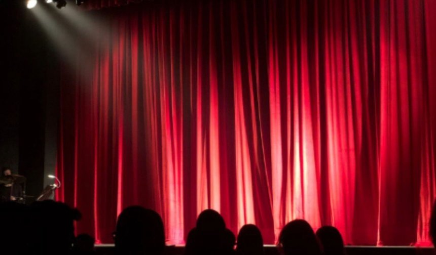 Gölge Sanat Tiyatrosu sahne alıyor