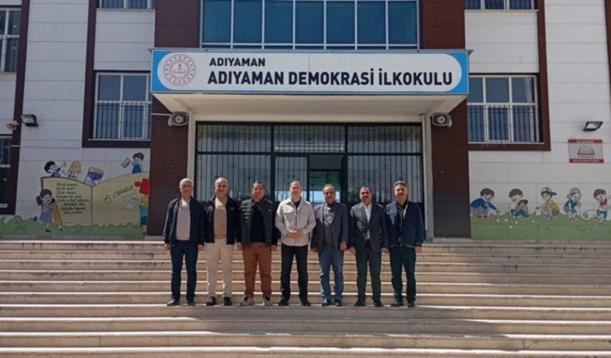 İl Millî Eğitim Müdürü Ali Tosun, Demokrasi İlkokulu'ndaki SRC sınavını inceledi