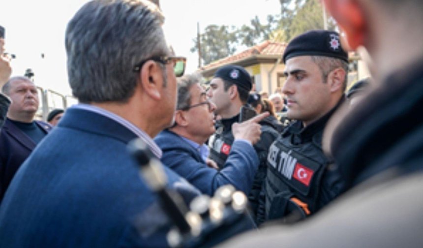 İzmir'de gerginlik sürüyor: Meslek Fabrikası'na polis ablukası altına alındı