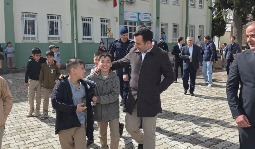 Kaymakam Algın'dan Karaburun Köyü İlk ve Ortaokulu'na ziyaret