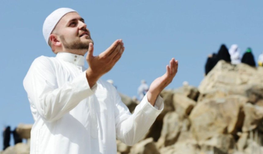 Mağdur olan umre yolcularının tahliyesi sürüyor: İlk kafile İstanbul'a getirildi