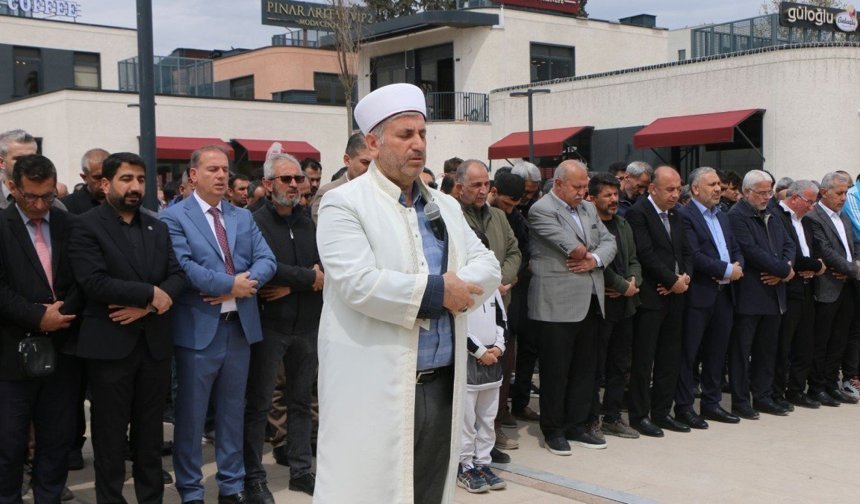 Okul saldırılarında hayatını kaybedenler için Adıyaman'da gıyabi cenaze namazı kılındı - Videolu Haber