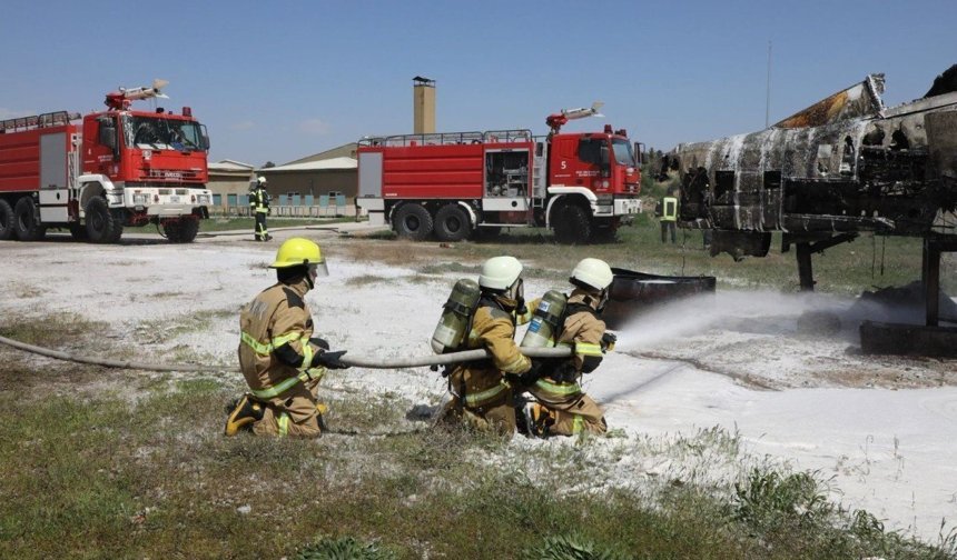 Uçak Yangınına Müdahale Tatbikatı başarıyla gerçekleştirildi.
