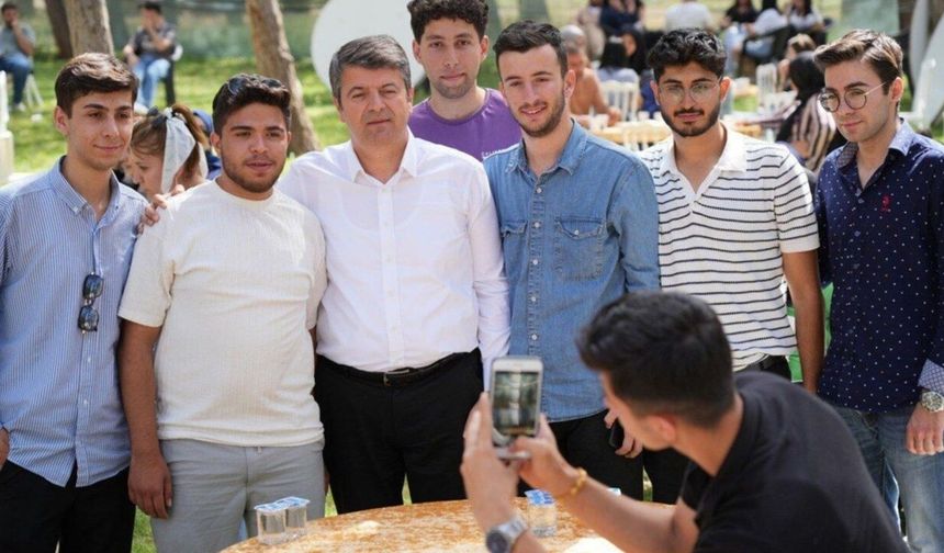 Başkan Tutdere'den YKS desteği: Öğrencilerin sınav ücreti hesaplarına yatırıldı
