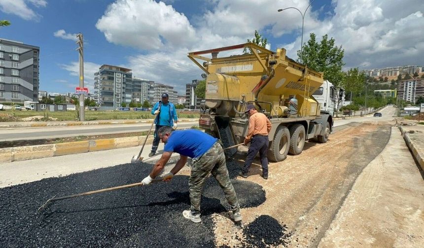 Adıyaman'da asfalt, yama ve yenileme çalışmaları sürüyor