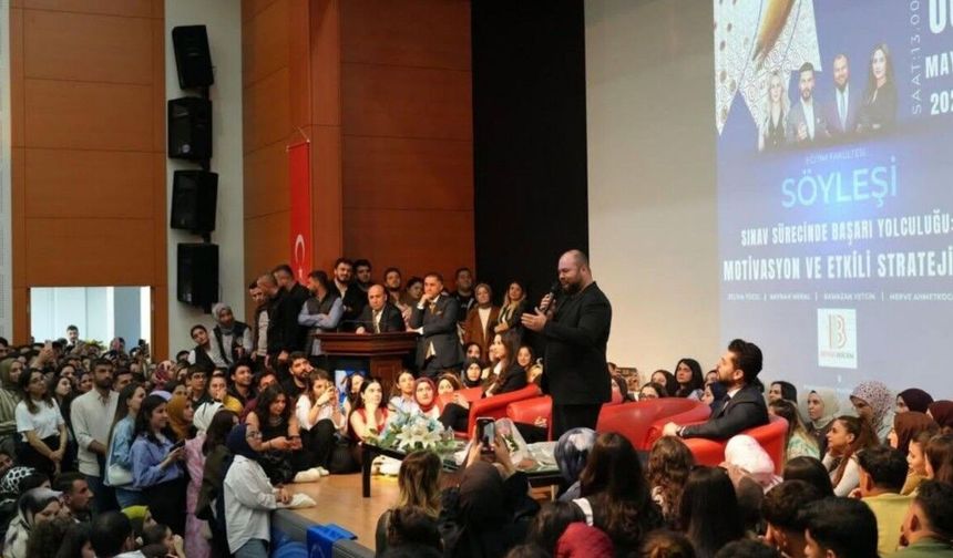 Adıyaman Üniversitesi'nde 'Sınav Sürecinde Başarı Yolculuğu' söyleşisine yoğun ilgi - Videolu Haber
