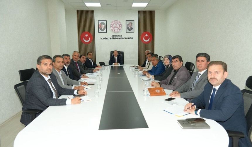 Adıyaman’da Eğitim Toplantısı: Okulların Durumu Değerlendirildi