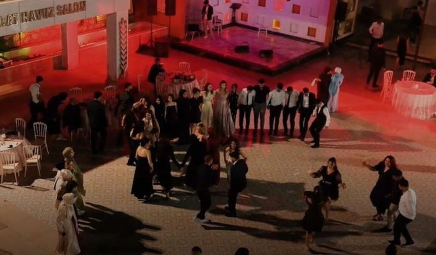 Adıyaman'da öğretmen adaylarından mezuniyet balosu