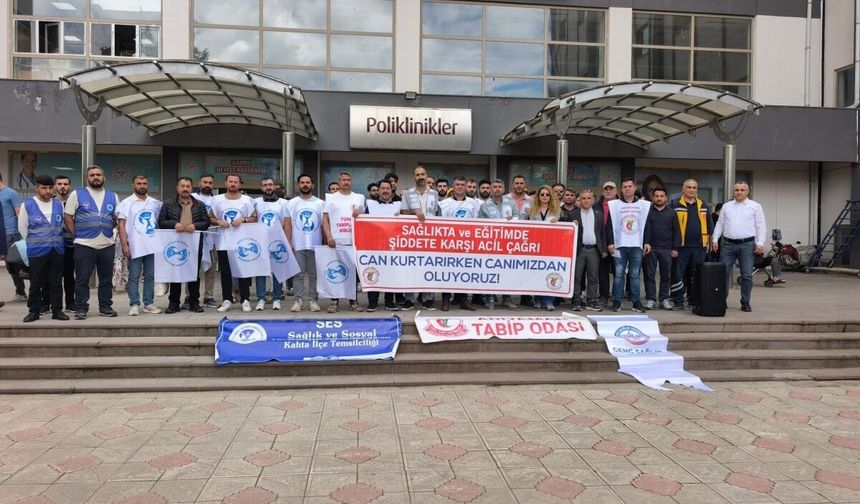 Adıyaman'da sağlık çalışanlarından şiddete tepki açıklaması - Videolu Haber
