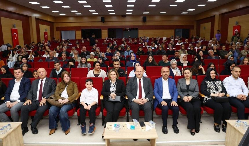 Adıyaman'da 'Türkülerimiz ve Biz' konseri yoğun ilgi gördü