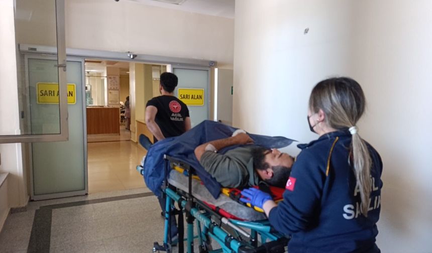 İki motosiklet çarpıştı: 1'i ağır 2 yaralı