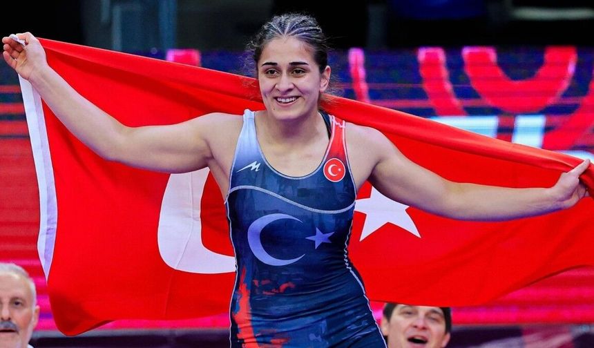 Avrupa Güreş Şampiyonası'nda kadın milli sporculardan 2 altın, 2 bronz madalya