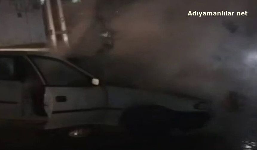 Besni’de Park Halindeki Otomobil Alevlere Teslim Oldu
