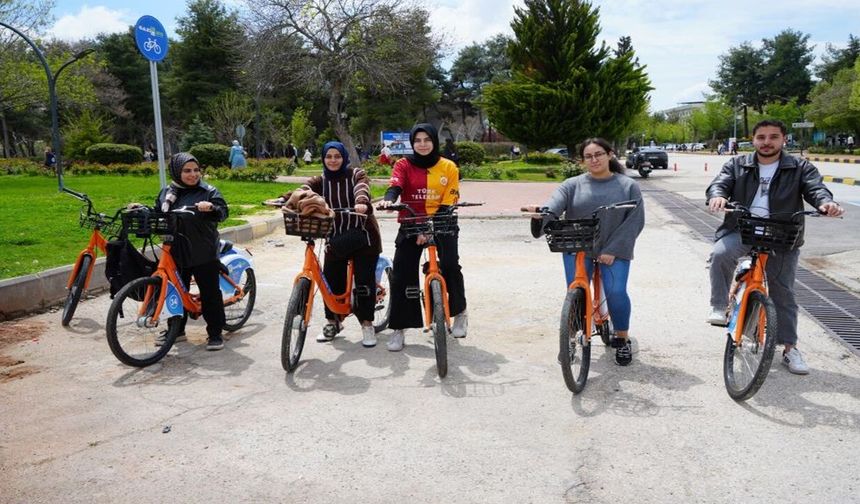 Gaziantep Üniversitesi’nde Ücretsiz Bisiklet Dönemi Başladı