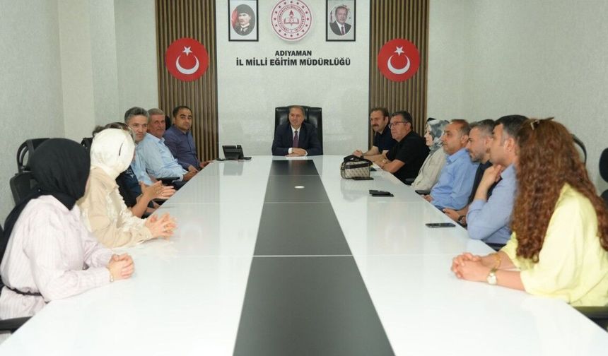 Adıyaman'da Hârezmî Eğitim Modeli uygulayan öğretmenlere katılım belgesi