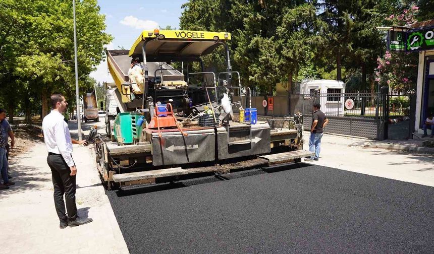 Adıyaman Kahta'da yol ve asfalt seferberliği sürüyor