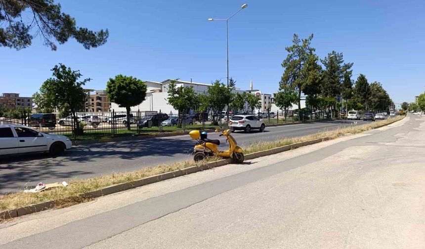 Adıyaman’da devrilen elektrikli motosikletin sürücüsü yaralandı