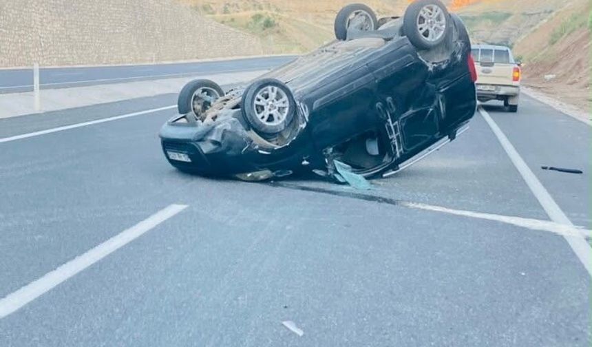 Adıyaman'da Takla Atan Araçta 2 Kişi Yaralandı