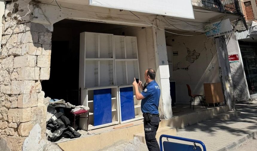 Ulucami Mahallesi'ndeki Metruk Bina Tehlike Saçıyor