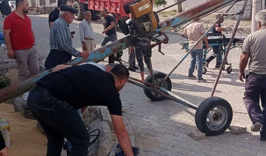Ayağını hububat elevatörüne kaptıran kişi yaralandı