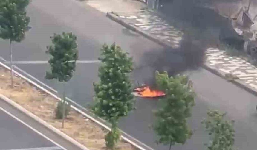 Diyarbakır'da Seyir Halindeki Motosiklet Bir Anda Alev Aldı