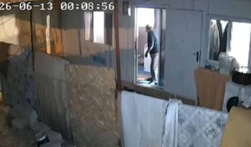Gaziantep'teki 4.6'lık Deprem Kameralara Yansıdı
