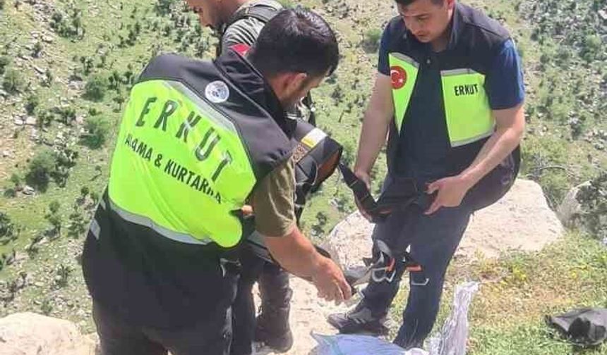 Siirt'te mahsur kalan keçi için seferber oldular: ERKUT ekipleri 8 günlük esareti bitirdi
