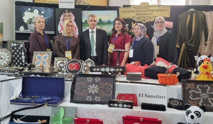 Akçakale'de Halk Eğitim kursları yıl sonu sergisi büyük beğeni topladı