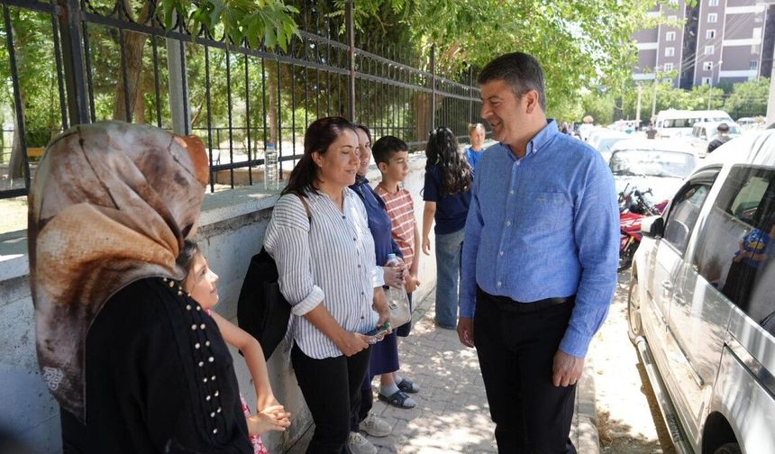 Başkan Tutdere YKS Heyecanında Velileri Yalnız Bırakmadı