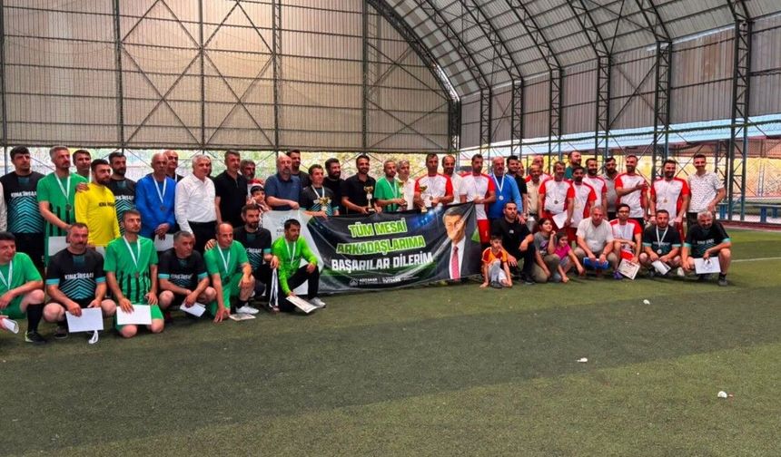 Birimler Arası Futbol Turnuvası'nda şampiyon Fen İşleri Müdürlüğü oldu