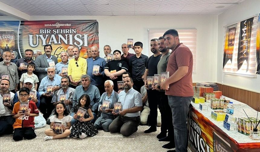 Adıyaman’da Ekrem Arpak'ın yeni kitabının imza gününe yoğun ilgi