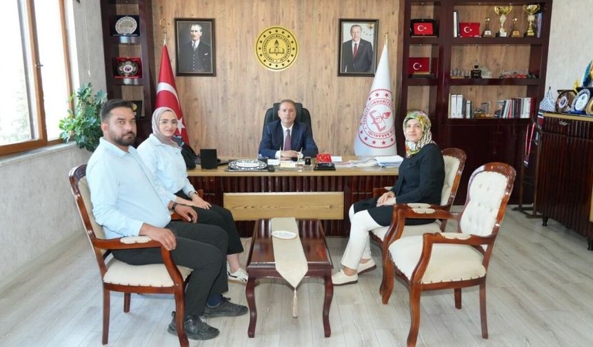 Hayata Destek Derneği temsilcilerinden Müdür Tosun'a ziyaret